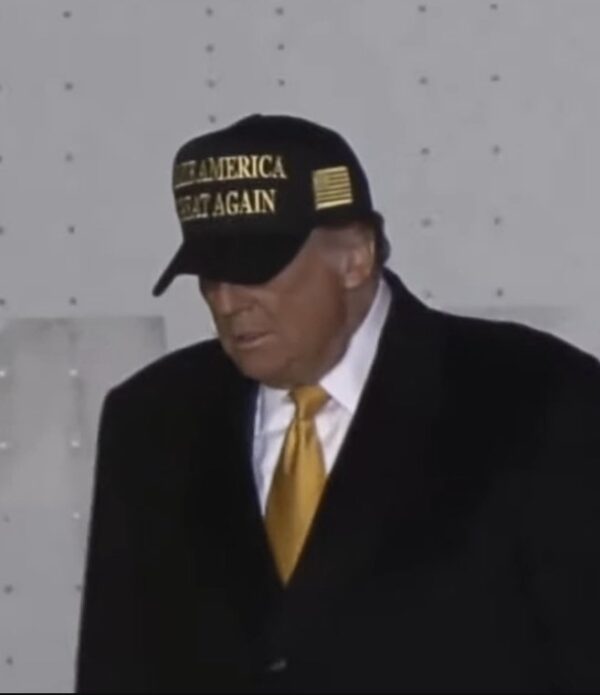 TRUMP BLACK GOLD MAGA HAT