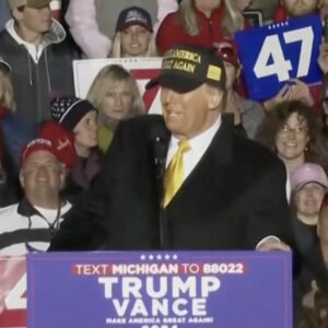TRUMP BLACK GOLD MAGA HAT